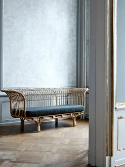 Belladonna Sofa