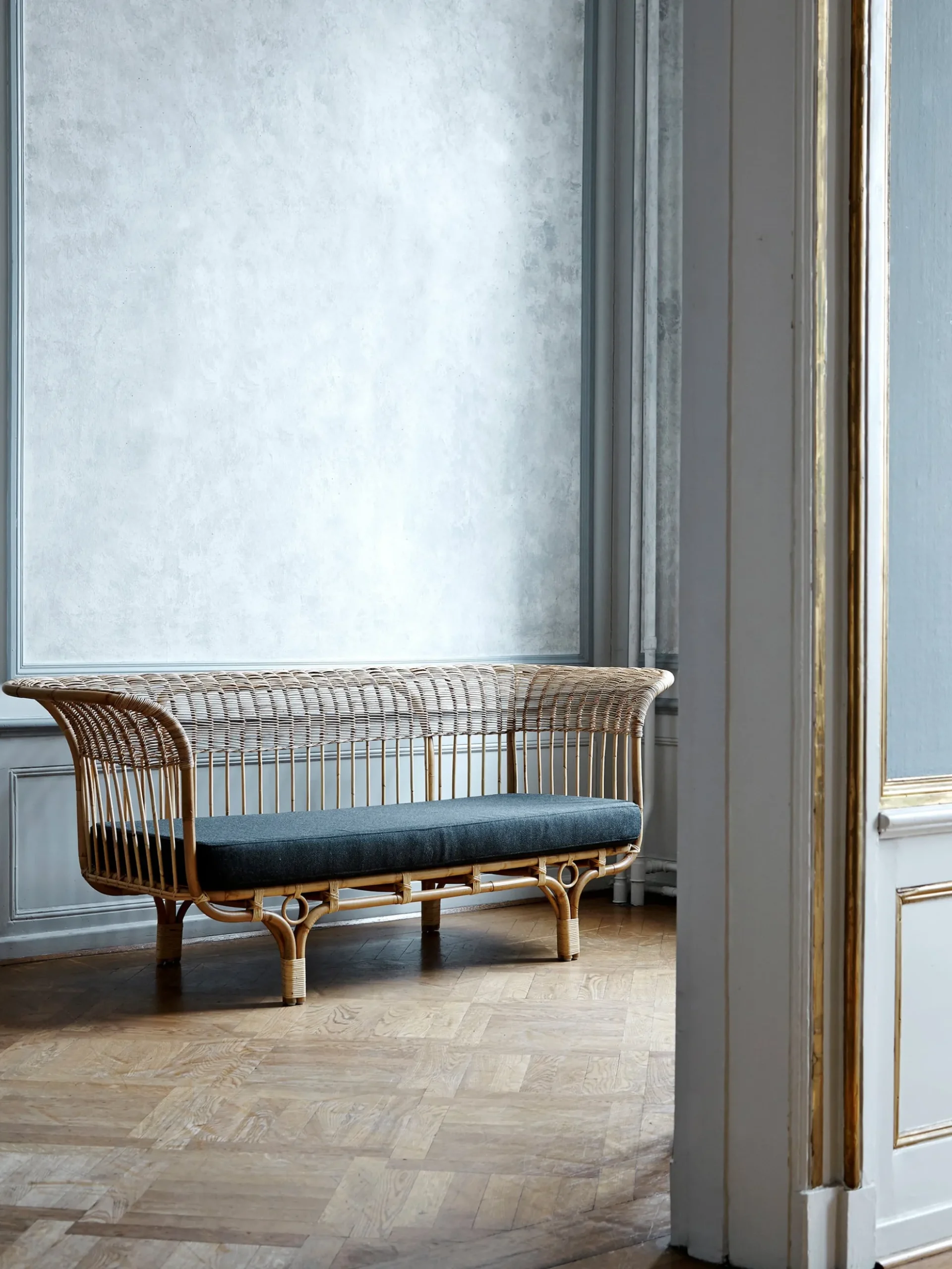 Belladonna Sofa