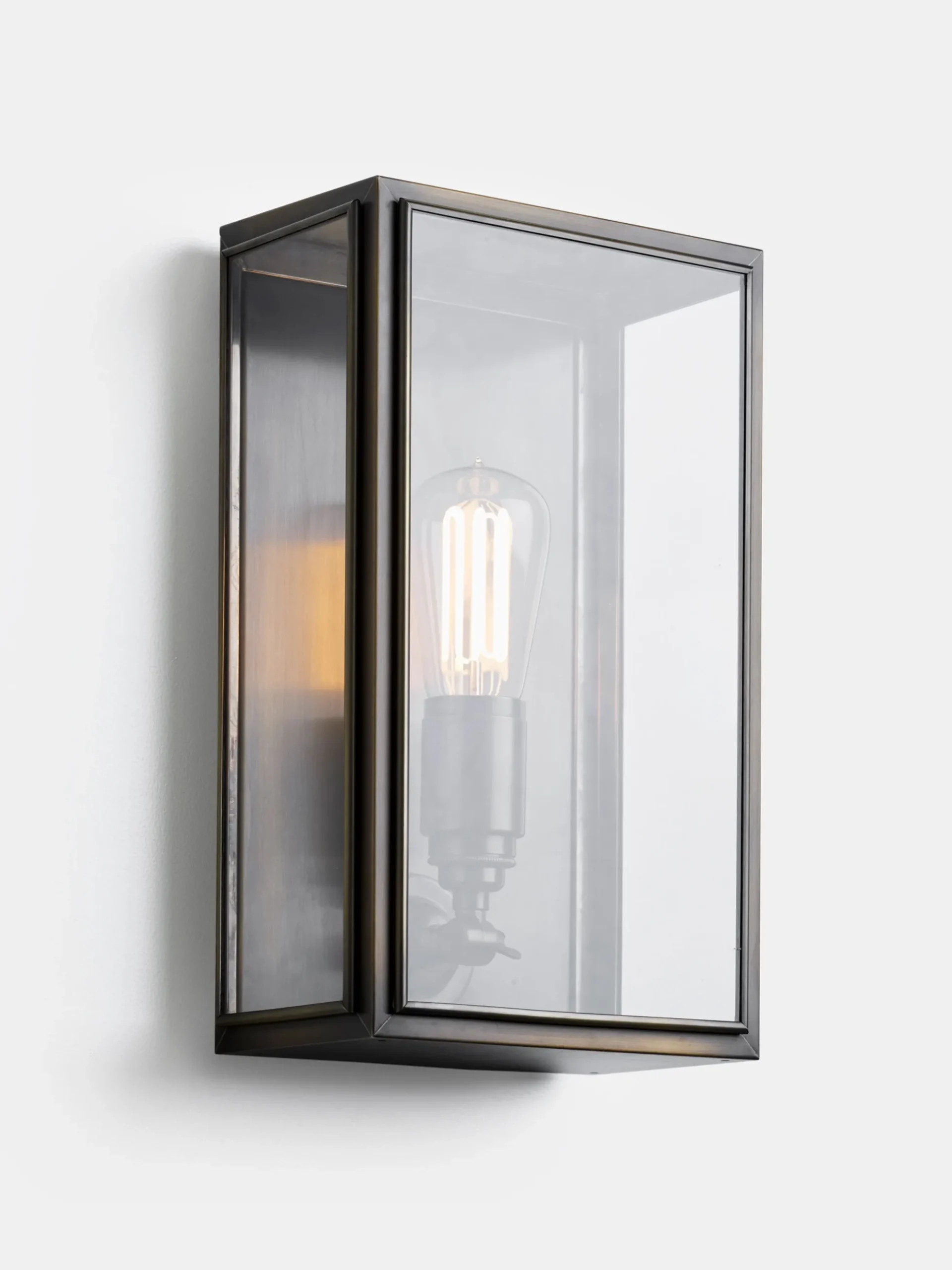 Essex Wall Lamp