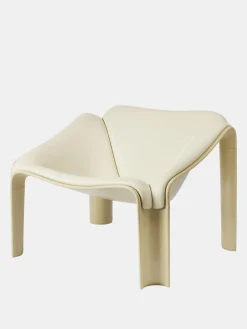 F300 Lounge Chair