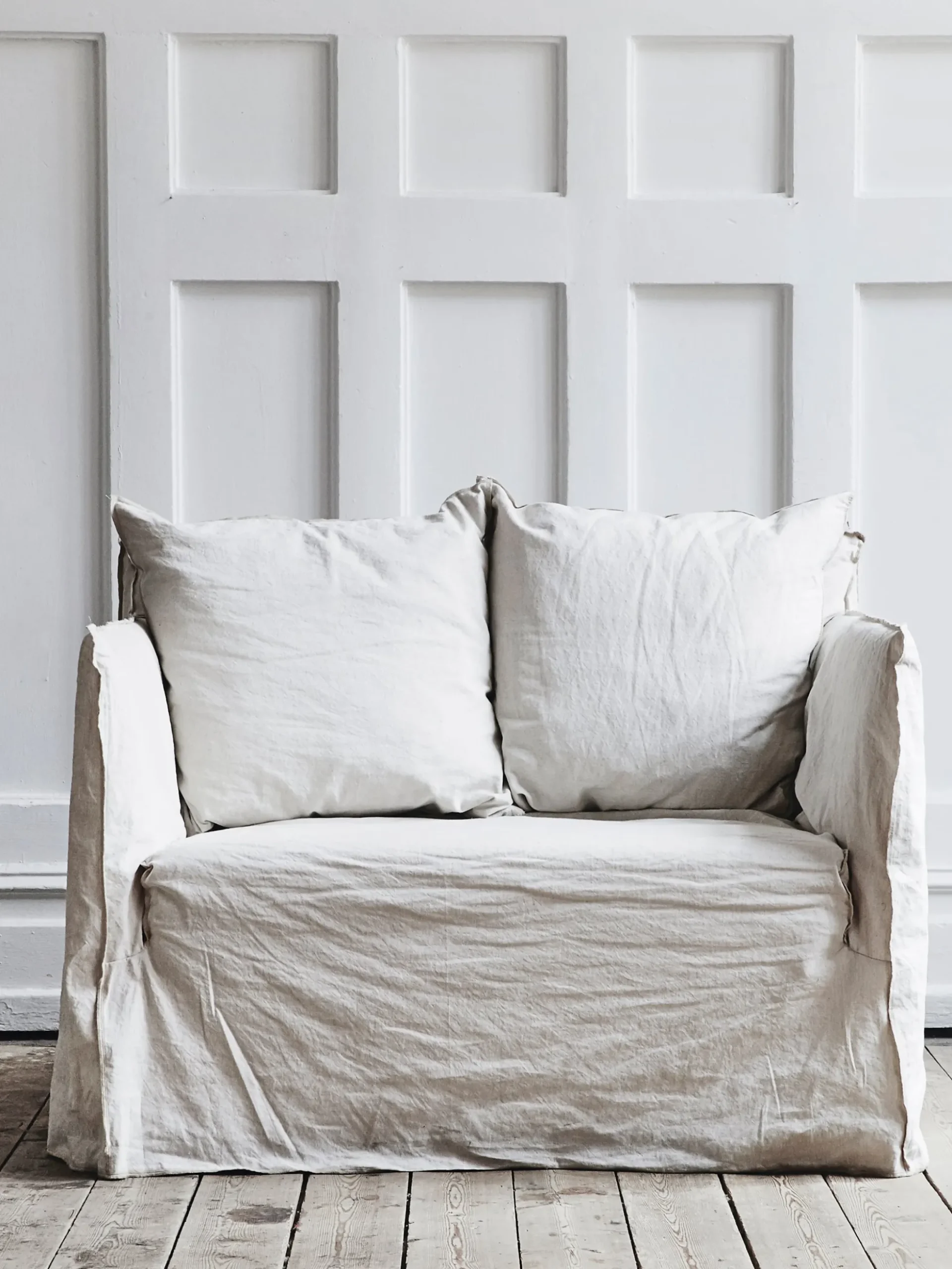 Ghost 09 Loveseat