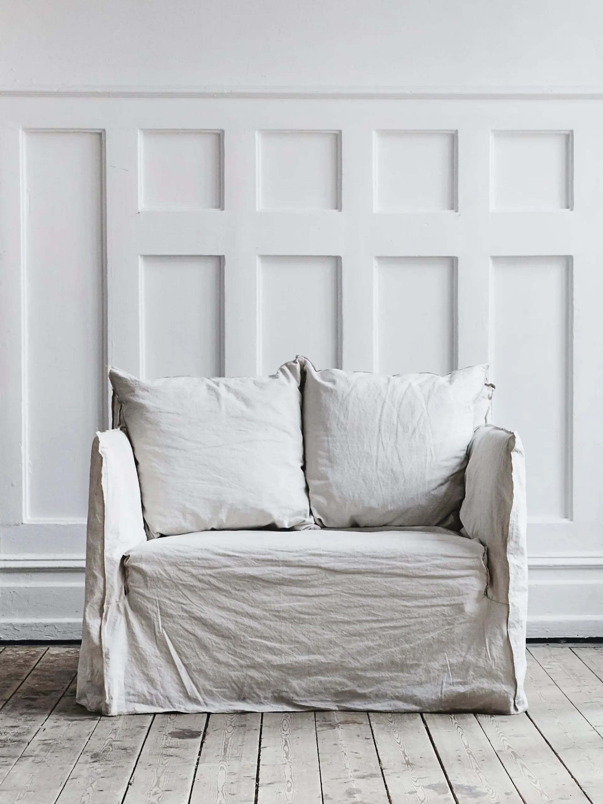 Ghost 09 Loveseat