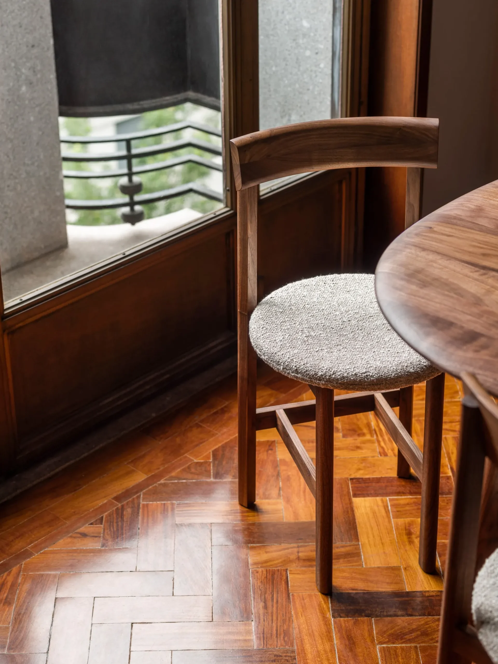 Petit 4 Chair