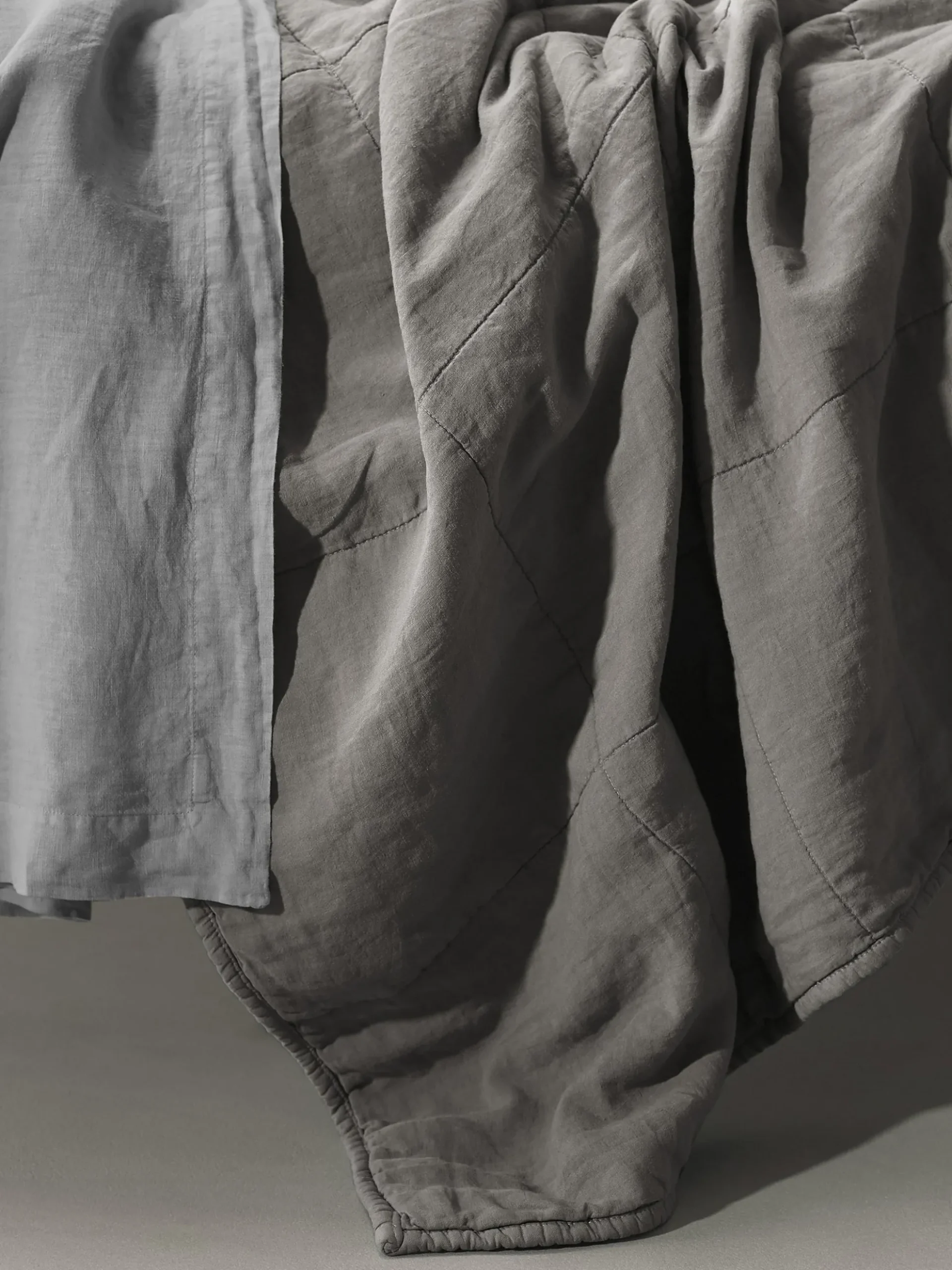 Rem Linen Bedding - Fumo