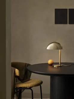 9209 Table Lamp